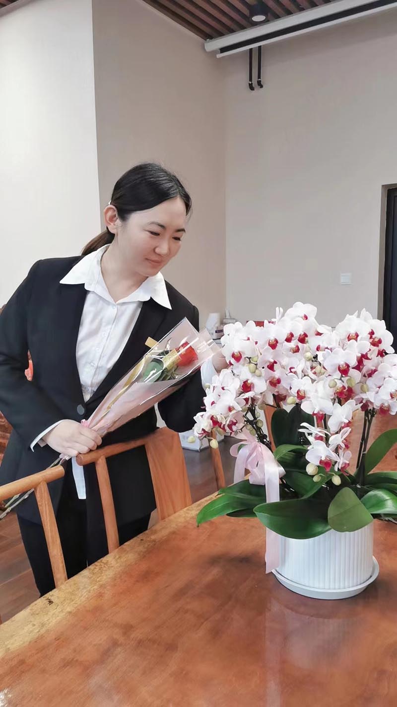 金宇洲保安公司开展“三八女神节慰问活动”(图4) 1711252896000.jpeg