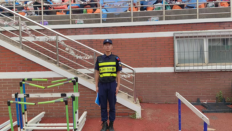 北京金宇洲保安服务有限公司全力保障丰台街道VS新村街道"街超足球挑战赛"赛事安全(图5) 微信图片_20250719171932.jpg